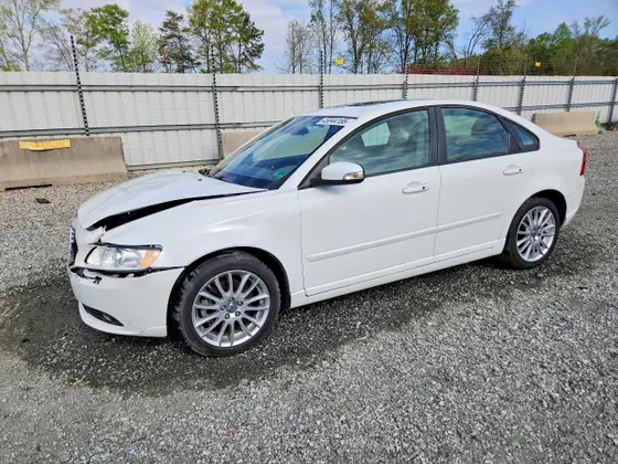 2010 Volvo S40