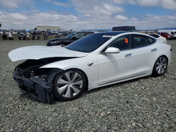 2020 Tesla Model S Long Range