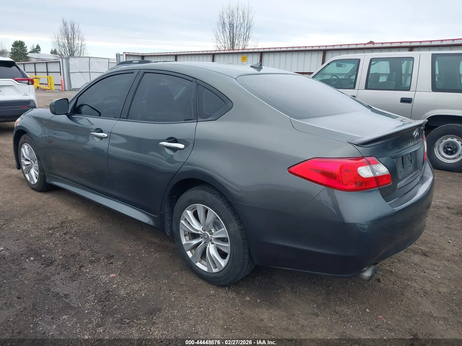 2011 INFINITI M56
