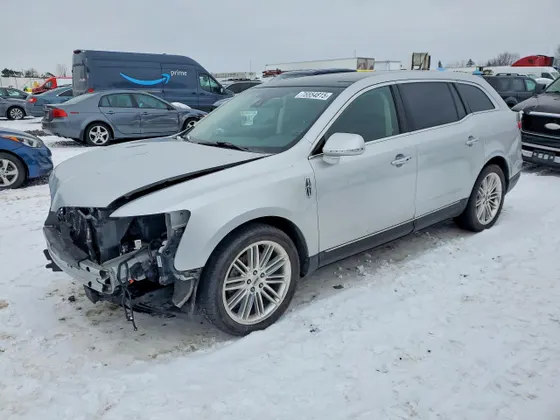2019 Lincoln MKT Reserve