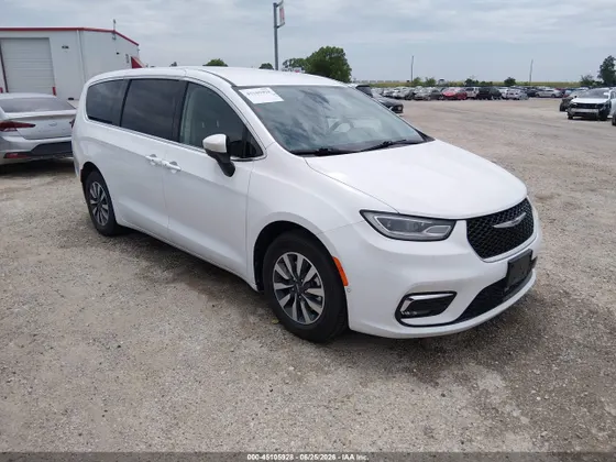 2023 Chrysler Pacifica Hybrid Touring L