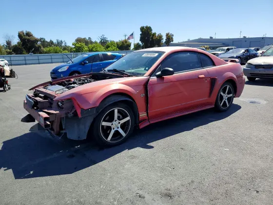 2001 Ford Mustang GT Deluxe