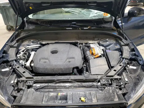 2025 Volvo XC60 Plug-In Hybrid Plus