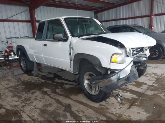 2001 Mazda B-Series 4WD Truck SE