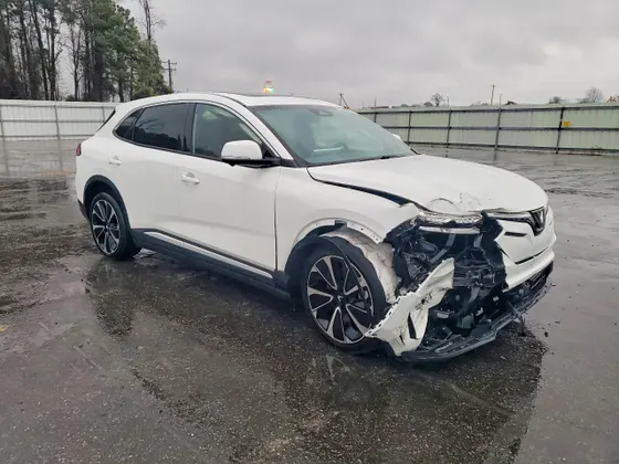 2025 VinFast VF 8 Plus