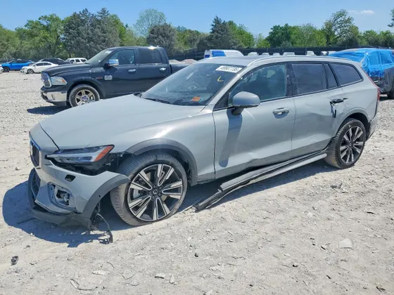 2026 Volvo V60 Cross Country Ultra