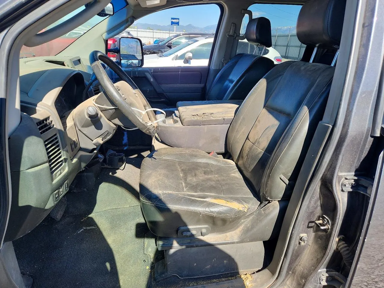 2005 Nissan Titan SE