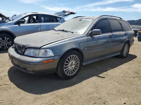 2004 Volvo V40 1.9T
