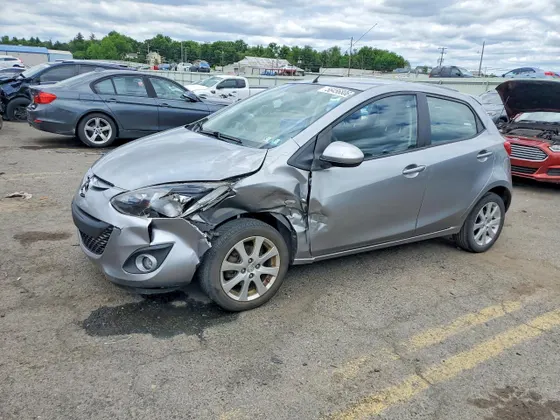 2012 Mazda Mazda2 Touring