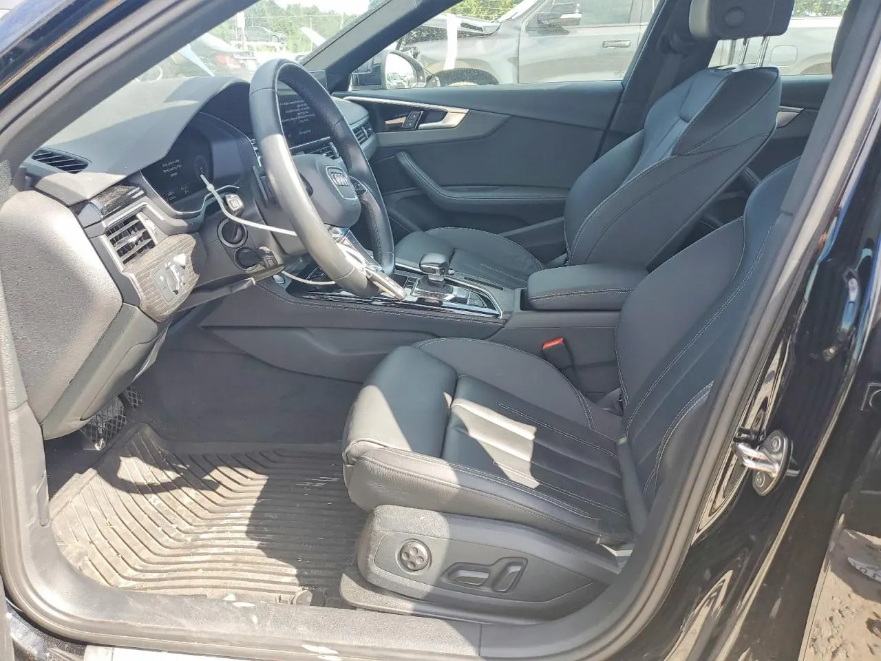 2022 Audi A4 Sedan S line Prestige