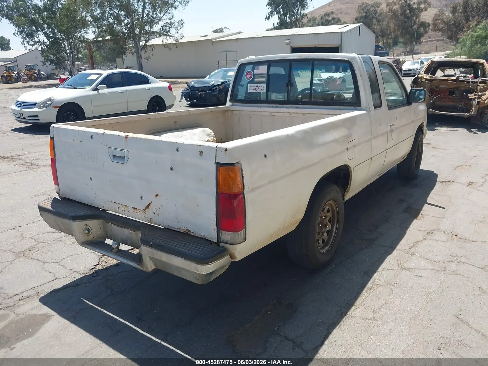 1990 Nissan Trucks 2WD KING CAB