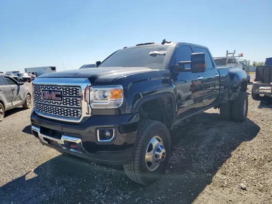2015 GMC Sierra 3500HD available WiFi Denali