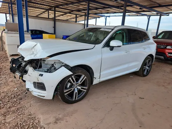 2019 Volvo XC60 Momentum