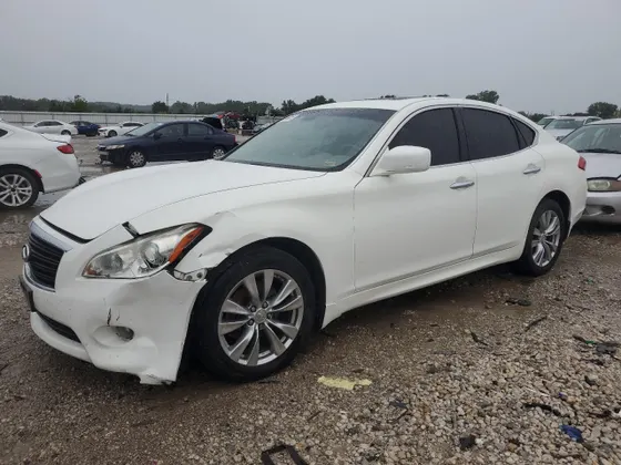 2013 INFINITI M56 X
