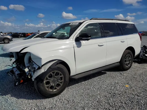 2026 Ford Expedition XLT