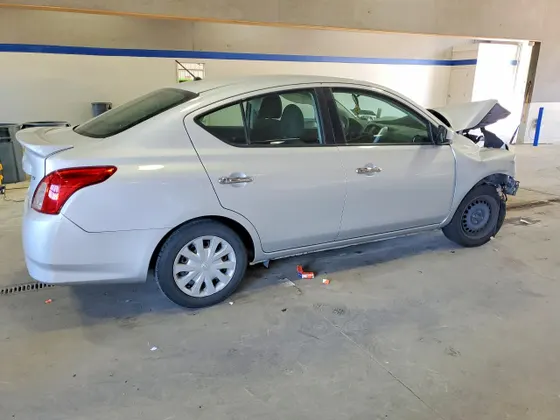 2018 Nissan Versa Sedan SV