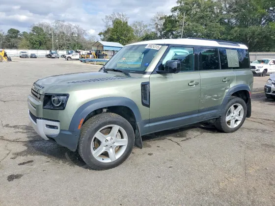 2022 Land Rover Defender SE