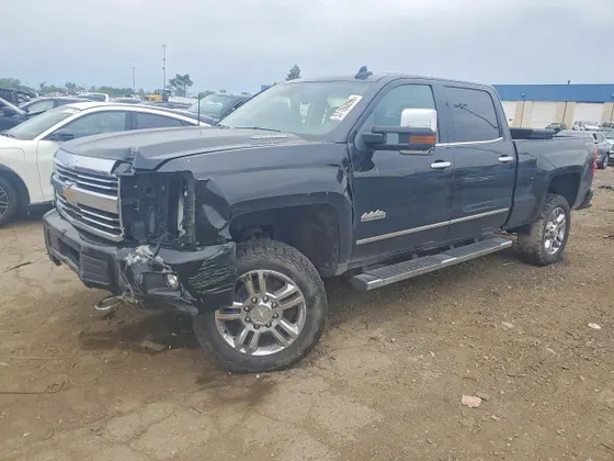 2015 Chevrolet Silverado 2500HD Built After Aug 14 High Country