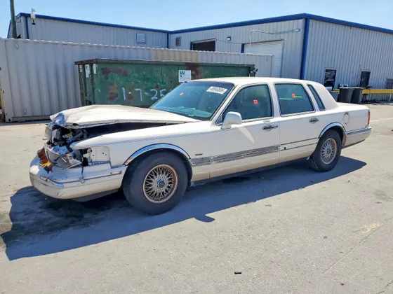 1996 Lincoln Town Car Signature