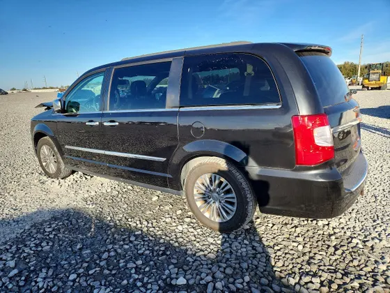 2016 Chrysler Town & Country Touring-L Anniversary Edition