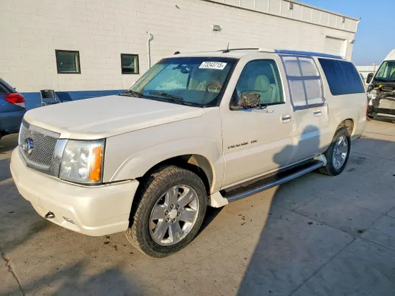 2004 Cadillac Escalade ESV Platinum Edition