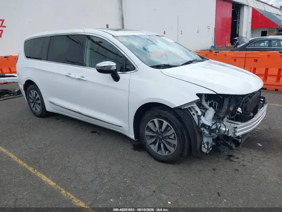 2023 Chrysler Pacifica Hybrid Limited