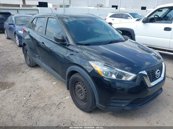 2020 Nissan Kicks S