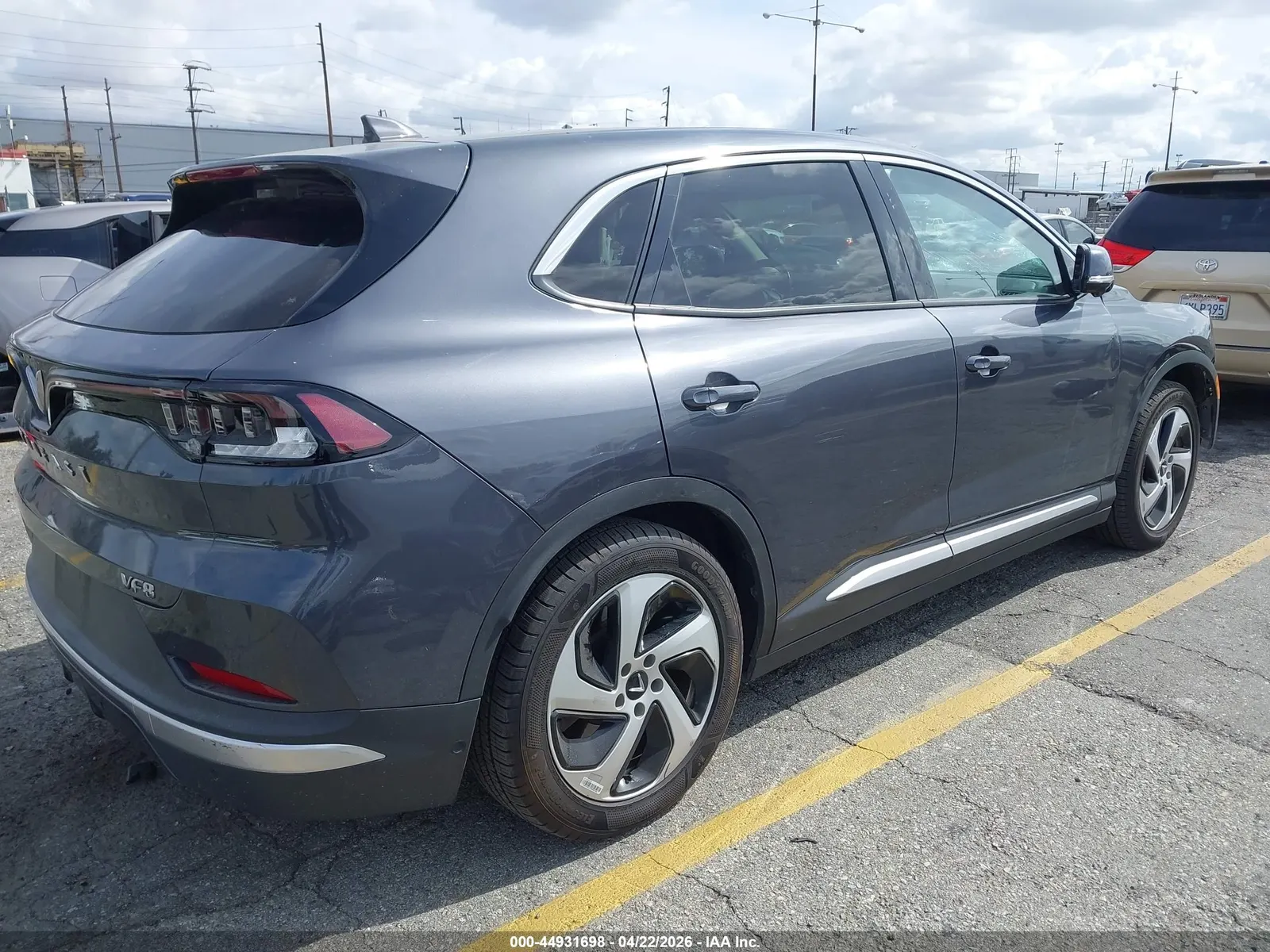 2023 VinFast VF 8 Eco