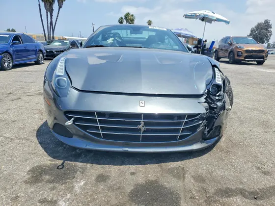 2016 Ferrari California T