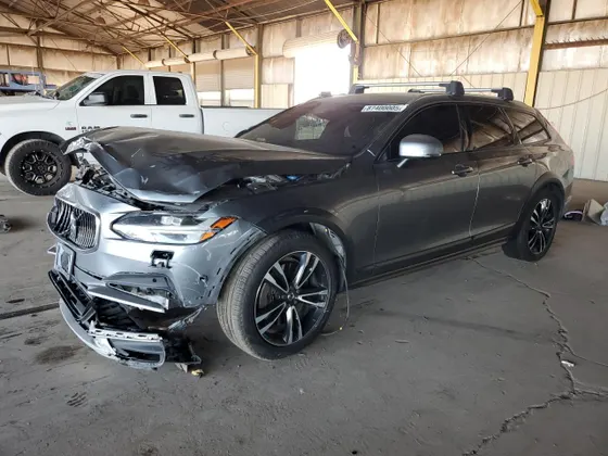 2018 Volvo V90 Cross Country T5 MOMENTUM