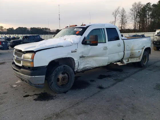 2004 Chevrolet Silverado 3500 DRW LT
