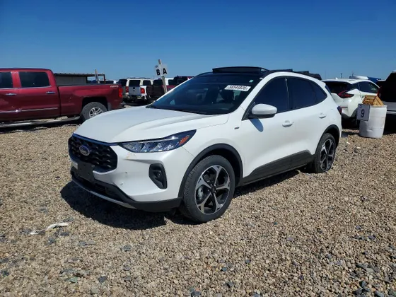 2025 Ford Escape ST-Line Select