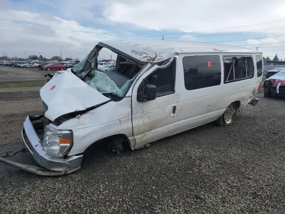 2014 Ford Econoline Wagon XLT