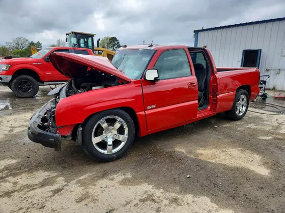 2005 Chevrolet Silverado SS SILVERADO