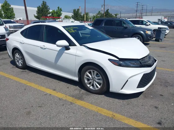 2025 Toyota Camry SE
