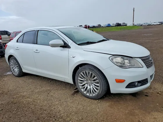 2013 Suzuki Kizashi SLS