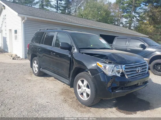 2011 Toyota Land Cruiser V8