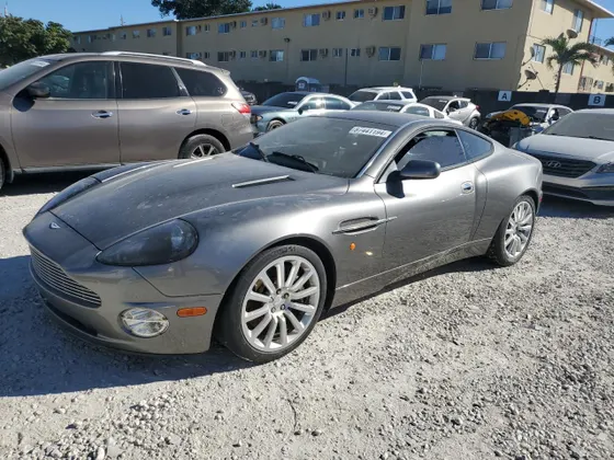 2004 Aston Martin VANQUISH