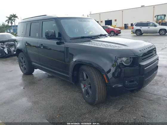 2020 Land Rover Defender SE