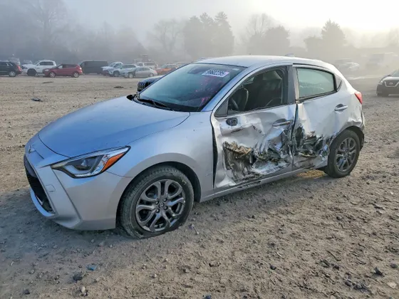 2020 Toyota Yaris Hatchback XLE