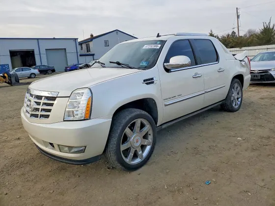2011 Cadillac Escalade EXT Premium