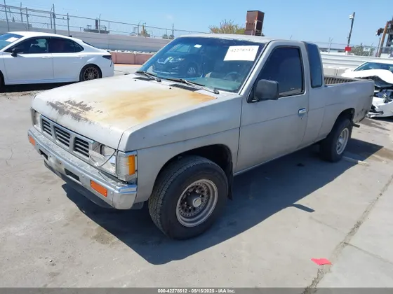 1988 Nissan Hardbody King Cab 2WD KING CAB