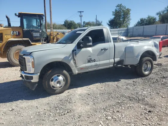 2025 Ford Super Duty F-350 DRW XL