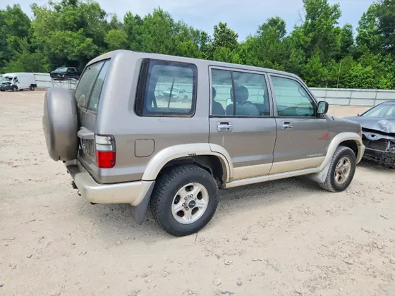 2000 Isuzu Trooper S