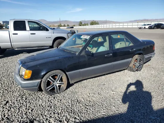 1993 Mercedes-Benz 400 Series 400E