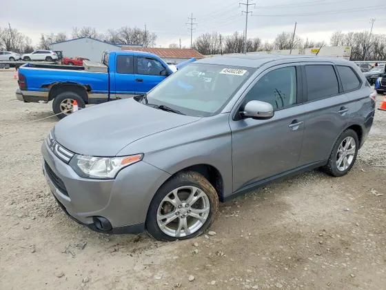 2014 Mitsubishi Outlander SE