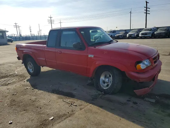 2002 Mazda B-Series 4WD Truck SE