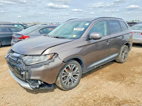 2016 Mitsubishi Outlander SE