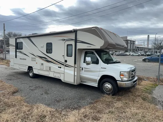 2016 Ford Econoline Commercial Cutaway E450 SUPER DUTY CUTAWAY VAN