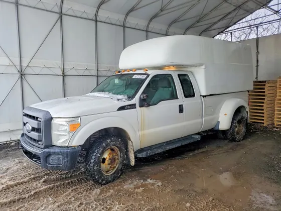 2012 Ford Super Duty F-350 DRW XL